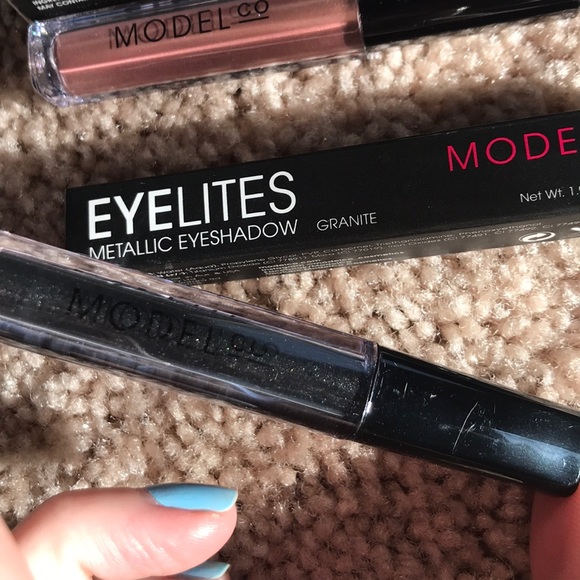Model Co eyeshadows - Picture 3 of 8